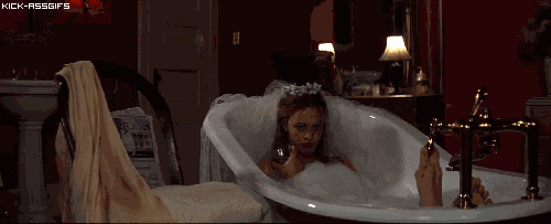 原來網(wǎng)紅都是這樣洗澡的 家里沒個浴缸頂多算沖水